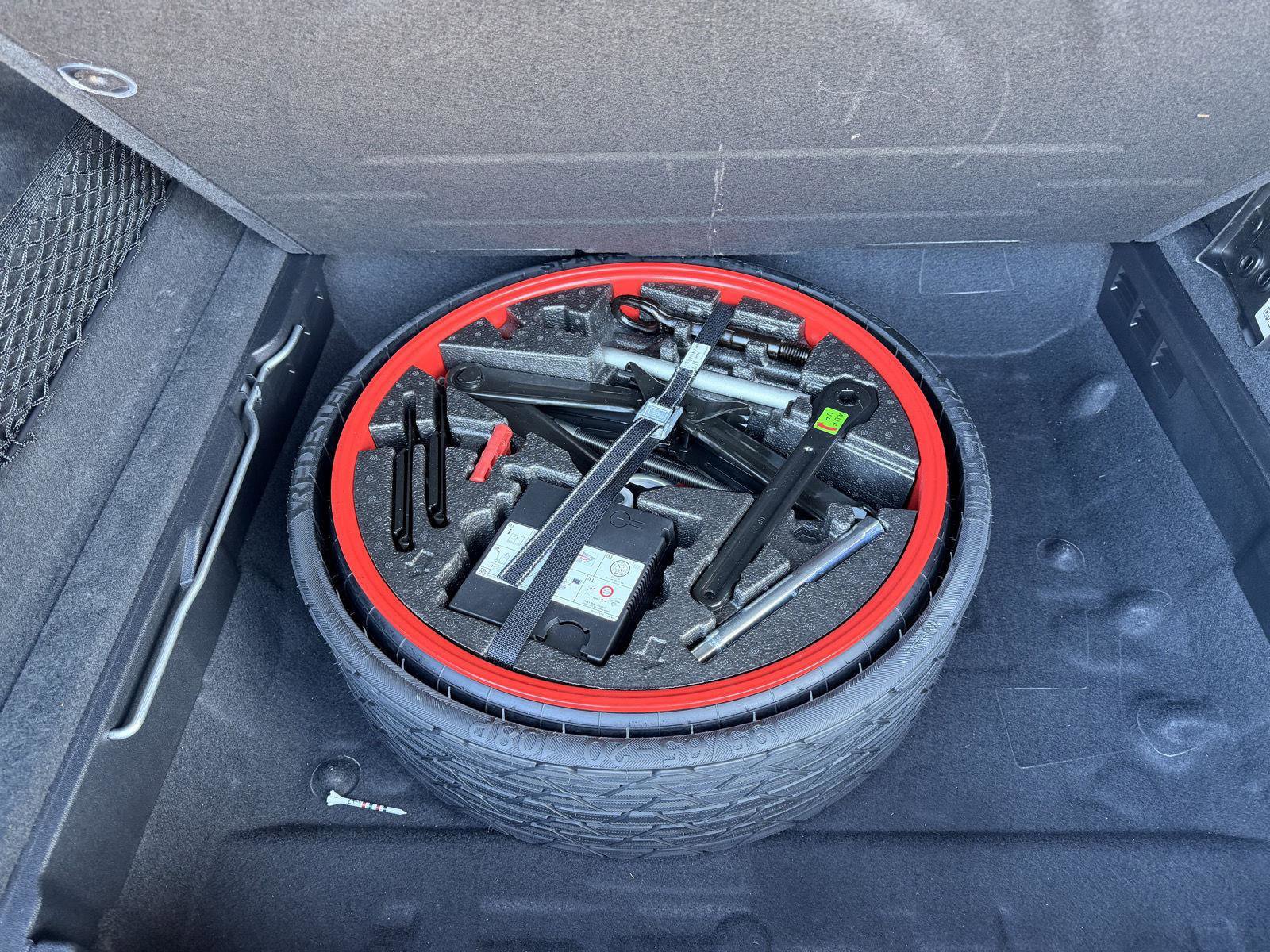 Used 2023 Porsche Cayenne image 33