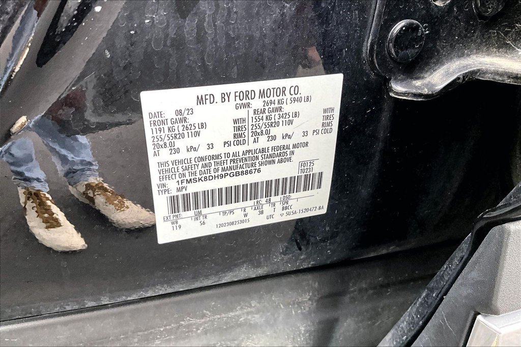 Used 2023 Ford Explorer XLT w/ Equipment Group 202A AWD/4WD image 5