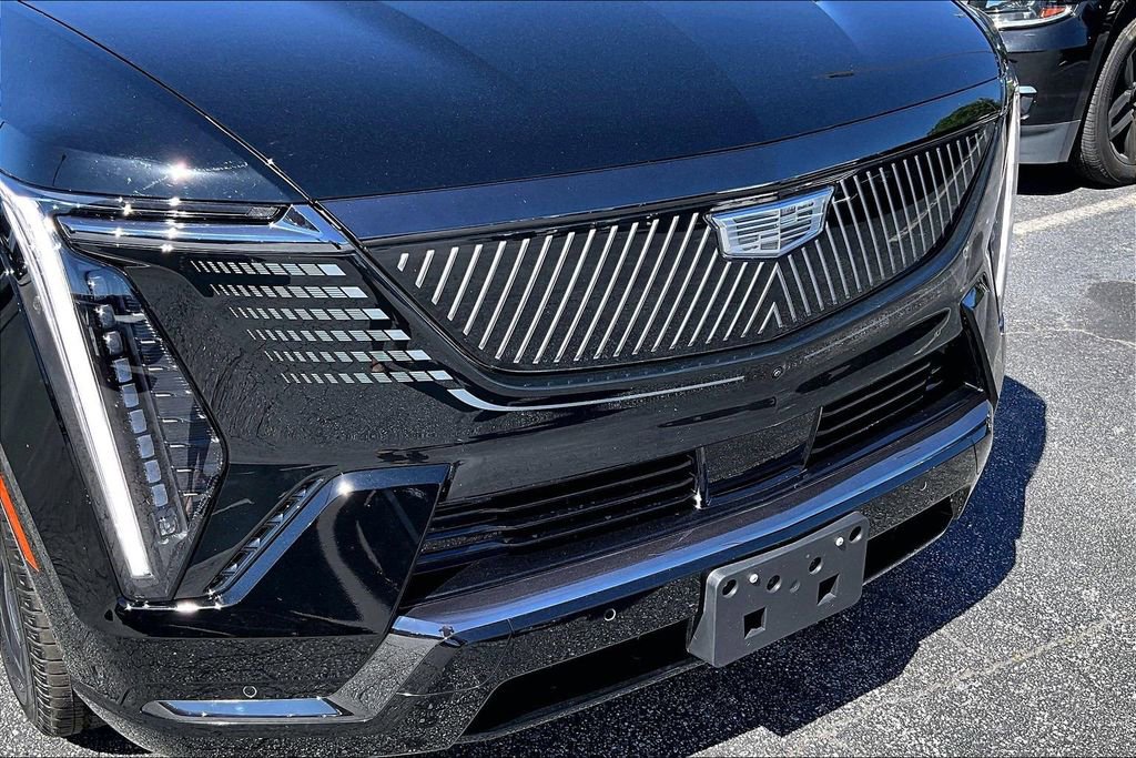 Certified 2025 Cadillac Escalade IQ Sport 2 w/ LPO, ONYX Package AWD/4WD image 33