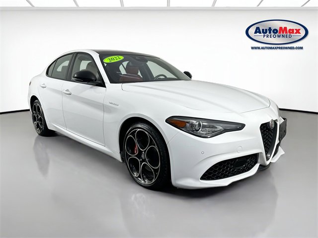 Used 2022 Alfa Romeo Giulia Veloce image 1