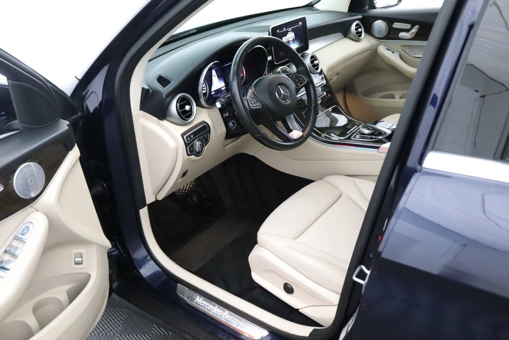 Used 2019 Mercedes-Benz GLC 300 4MATIC image 19