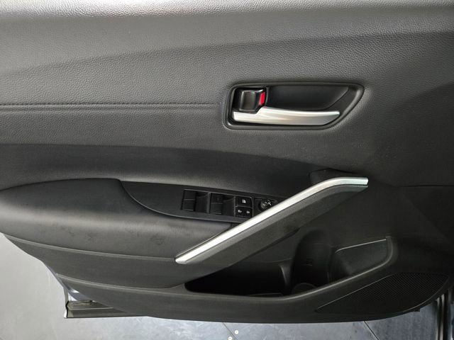 Used 2022 Toyota Corolla Cross XLE w/ Convenience Package AWD/4WD image 29