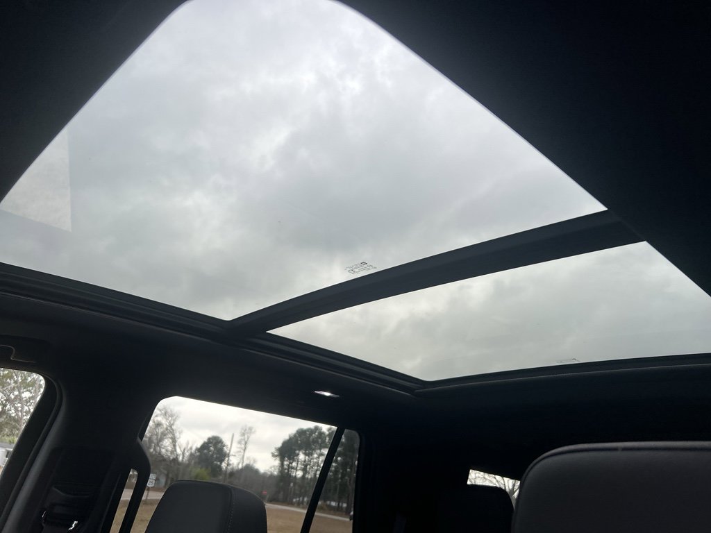 Used 2021 Chevrolet Tahoe Z71 w/ Z71 Signature Package image 35