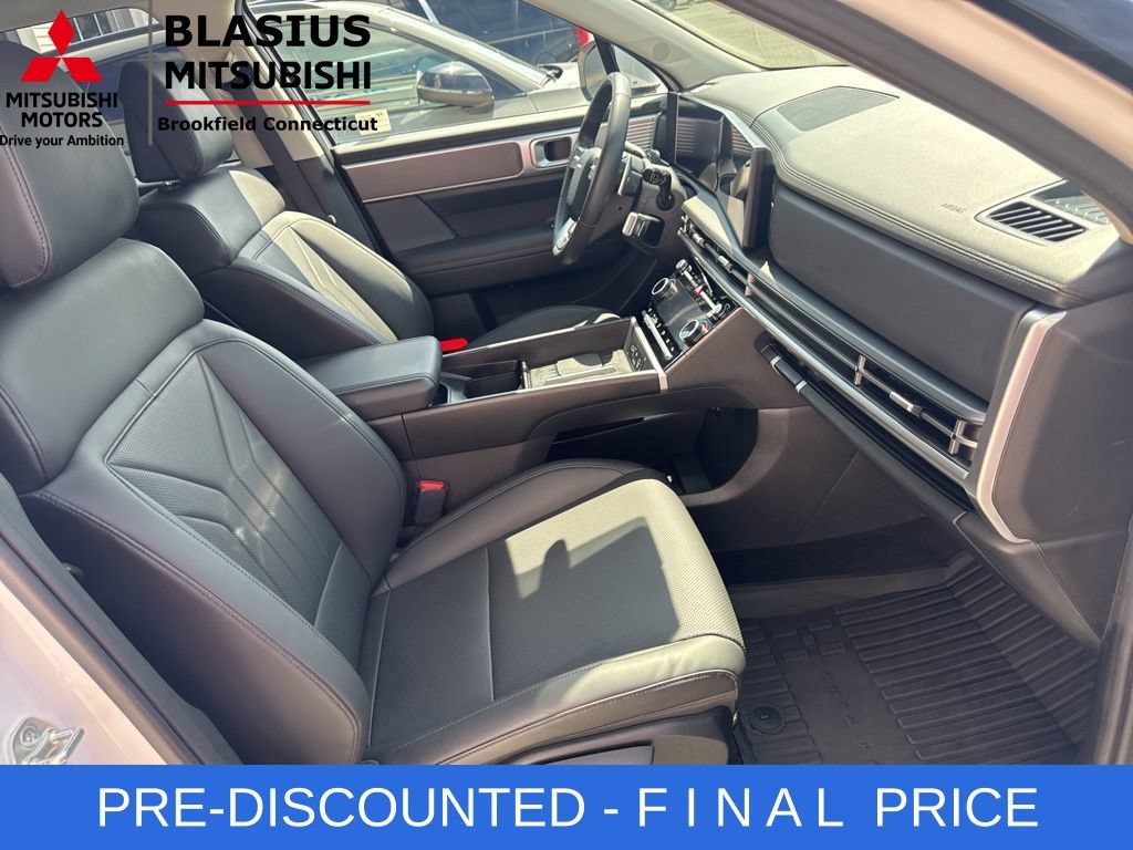 Used 2025 Hyundai Santa Fe SEL FWD image 52