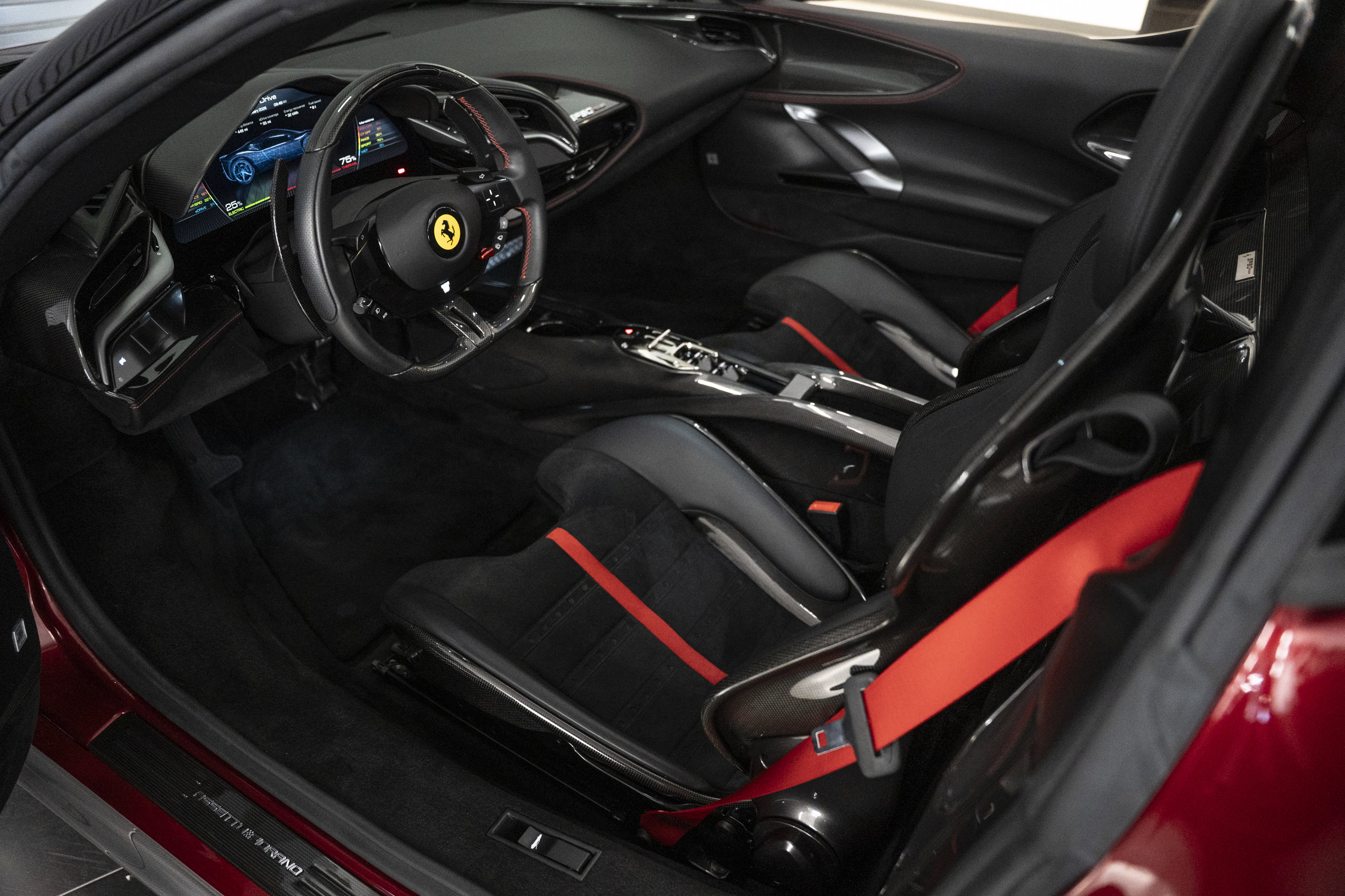 Used 2022 Ferrari SF90 Spider image 45