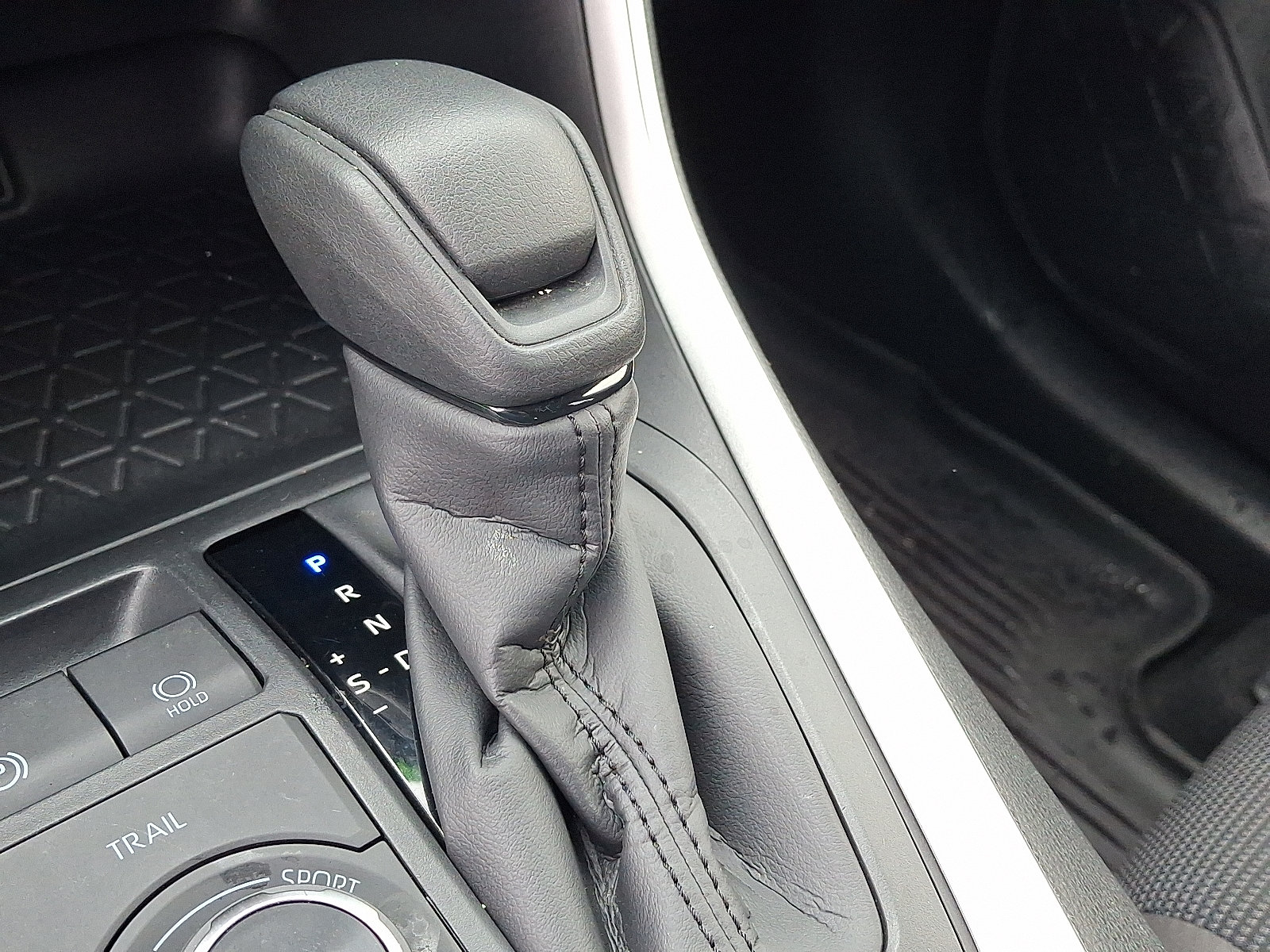 Certified 2025 Toyota RAV4 LE AWD/4WD image 15
