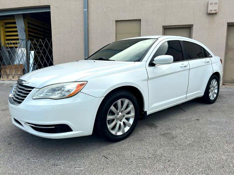 Used 2011 Chrysler 200 Touring image 3