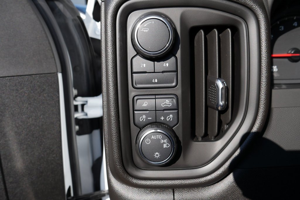 Used 2025 Chevrolet Silverado 2500 Custom w/ Custom Convenience Package image 11