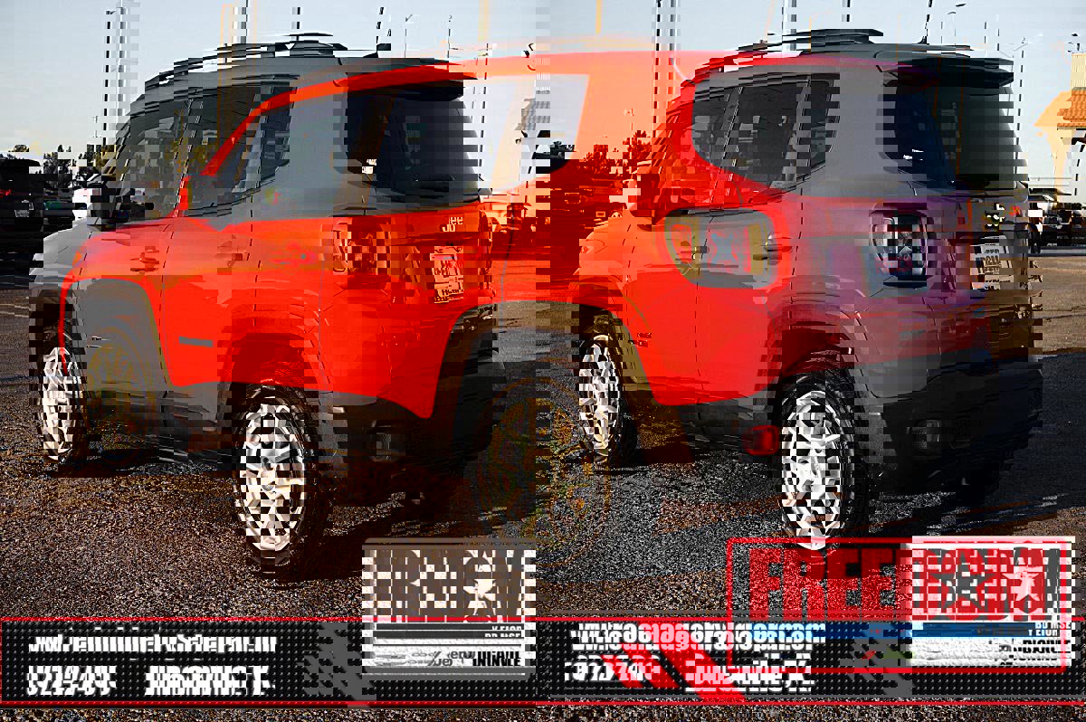 Used 2020 Jeep Renegade Latitude image 3