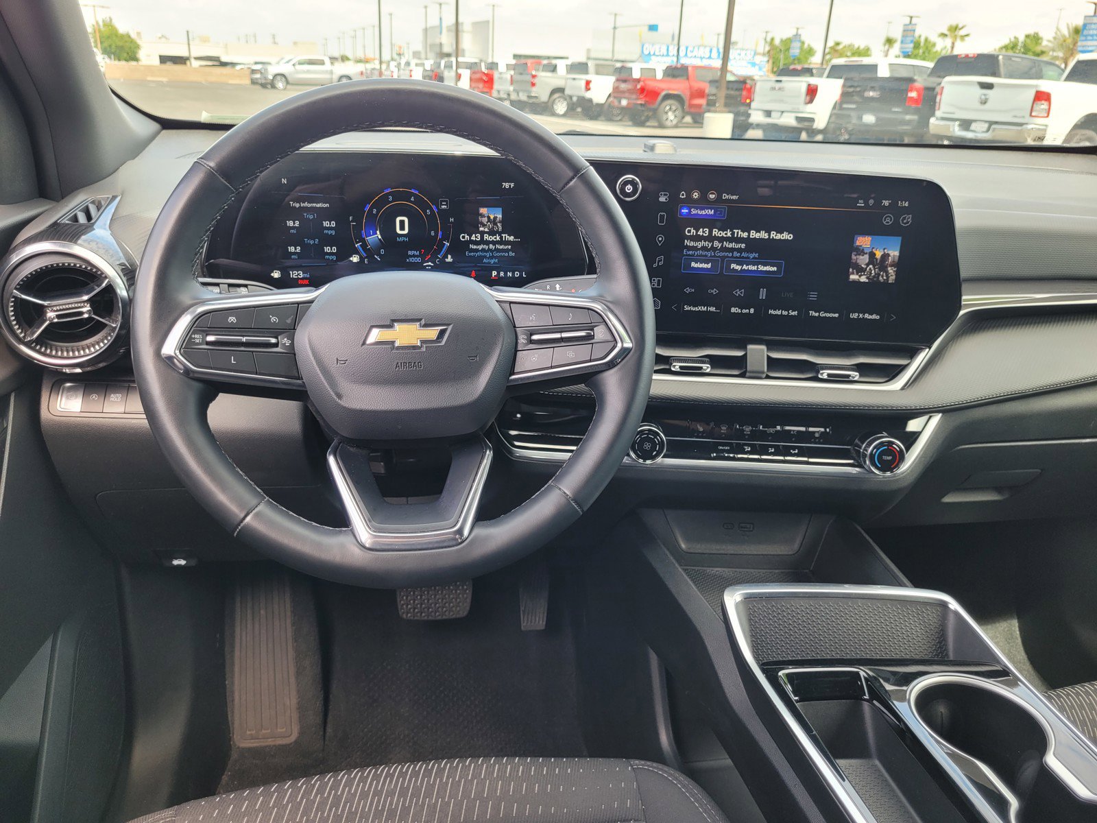 Used 2025 Chevrolet Equinox LT image 18