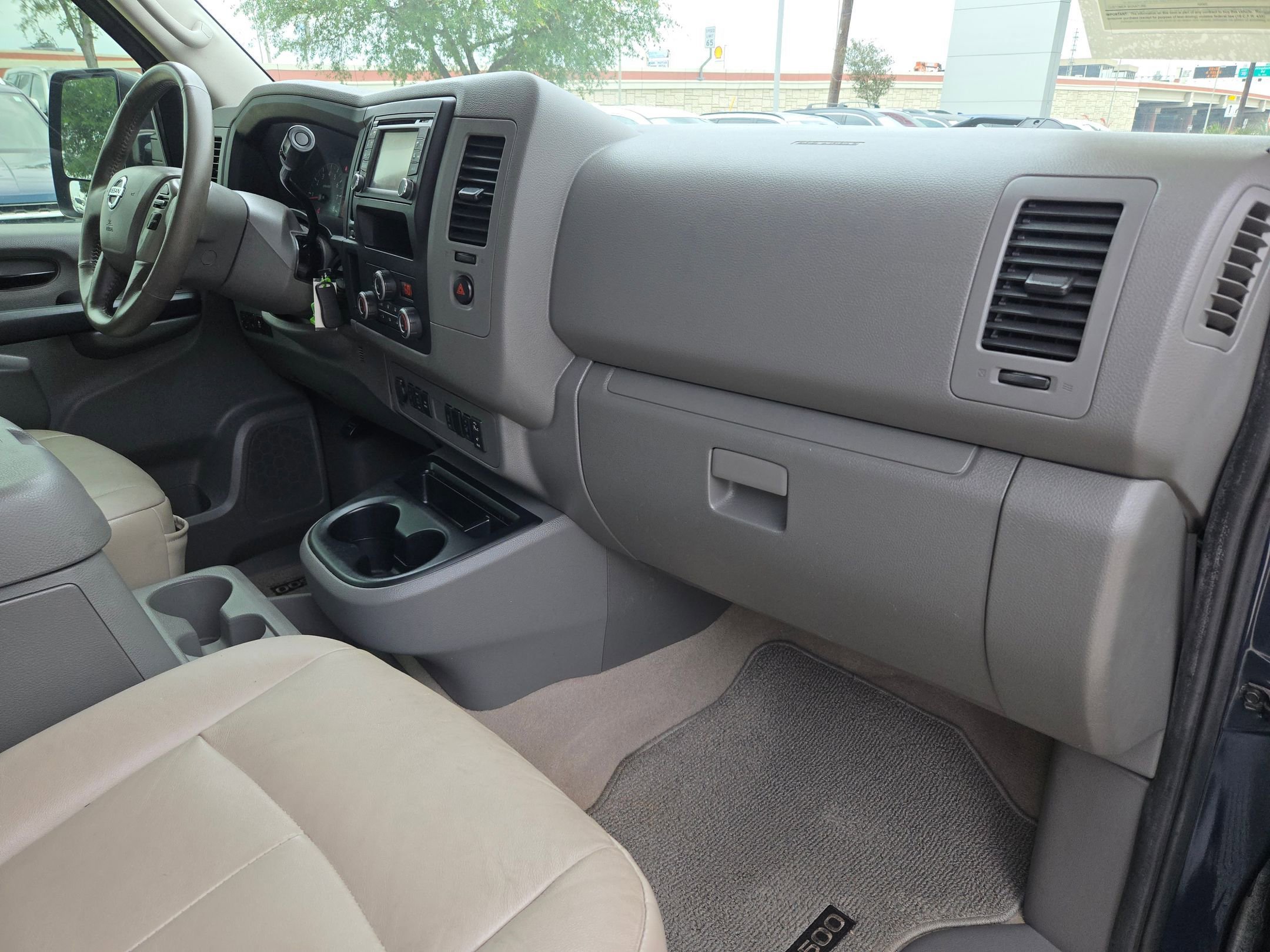 Used 2016 Nissan NV 3500 SL image 28