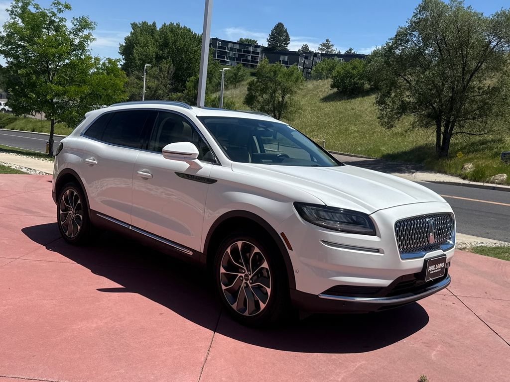 Used 2023 Lincoln Nautilus Reserve w/ Equipment Group 201A AWD/4WD image 3