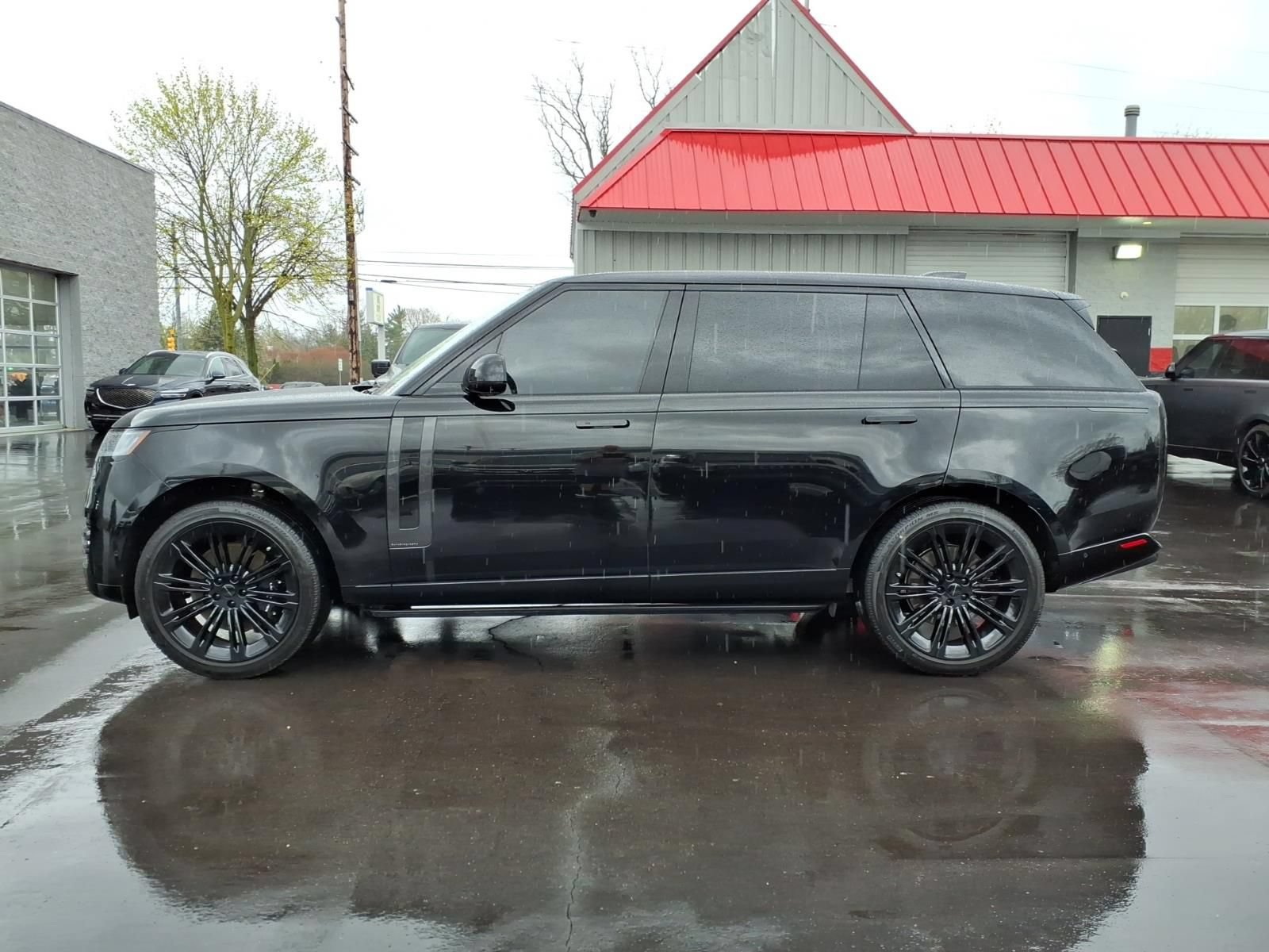 Used 2026 Land Rover Range Rover Long Wheelbase Autobiography AWD/4WD image 2