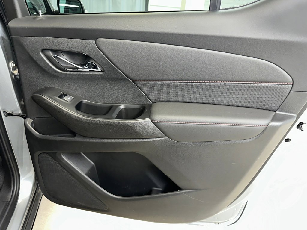 Certified 2023 Chevrolet Traverse RS image 32