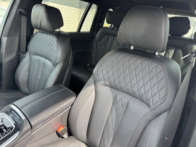 Certified 2025 BMW X7 M60i image 19