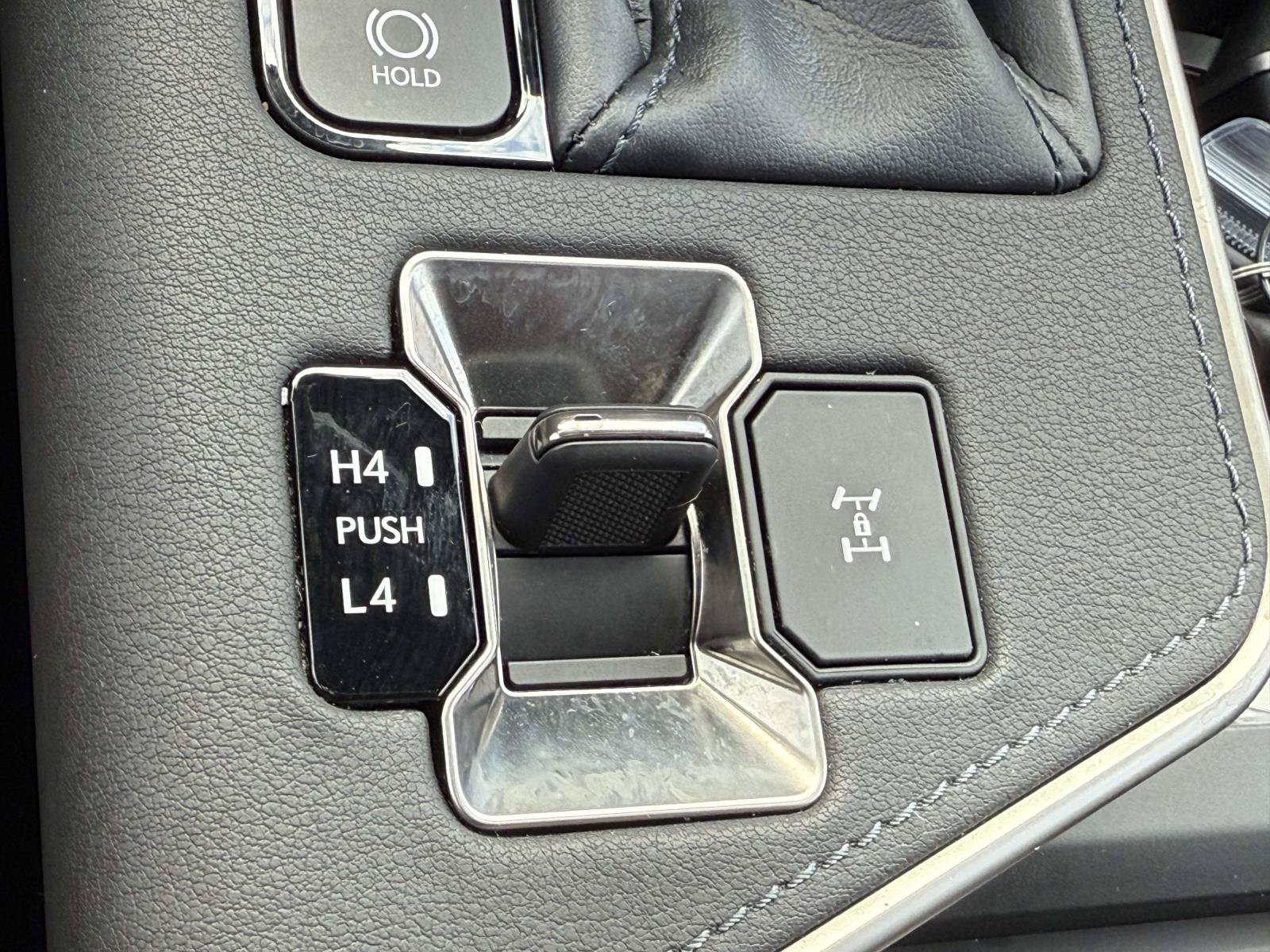 Used 2024 Lexus GX 550 w/ Accessory Package (Z1) AWD/4WD image 23