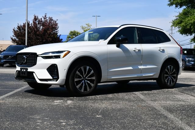 Used 2024 Volvo XC60 B5 Plus w/ Climate Package AWD/4WD image 3
