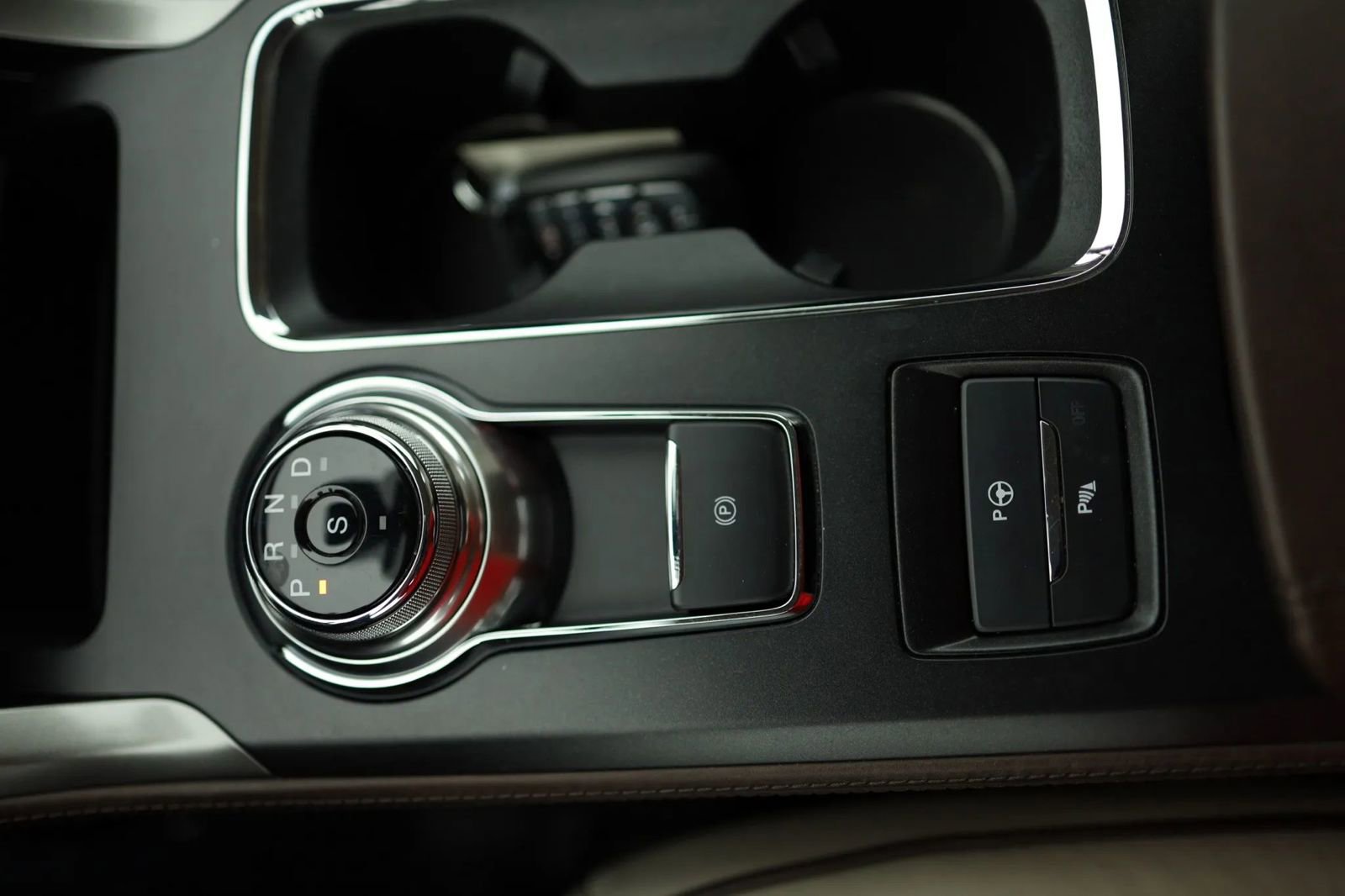 Used 2017 Ford Fusion Platinum image 30