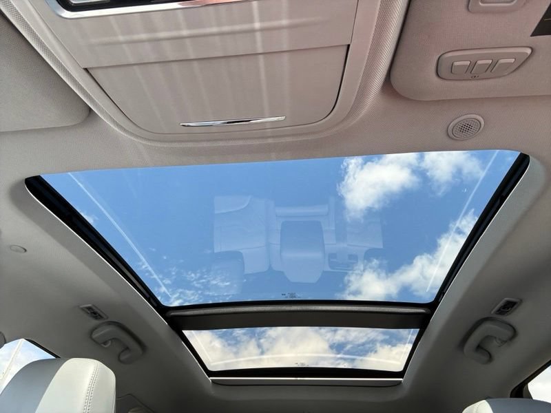 Used 2021 Lincoln Corsair AWD w/ Premium Package image 15