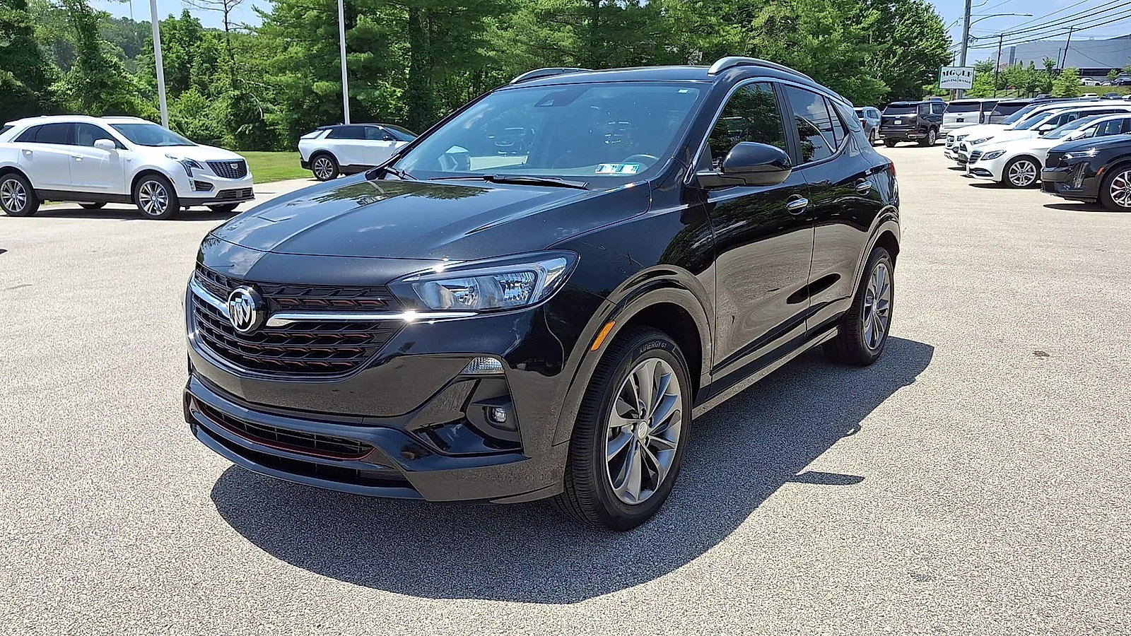 Used 2023 Buick Encore GX Select w/ Sport Touring Package AWD/4WD image 4