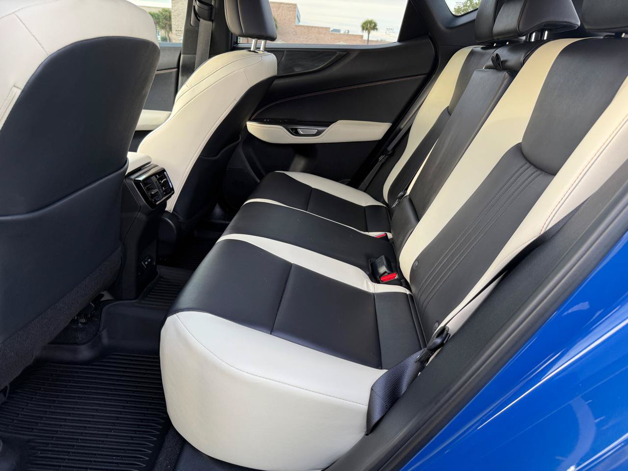Used 2023 Lexus NX 250 FWD w/ Towing Package (2000 Lbs) image 18