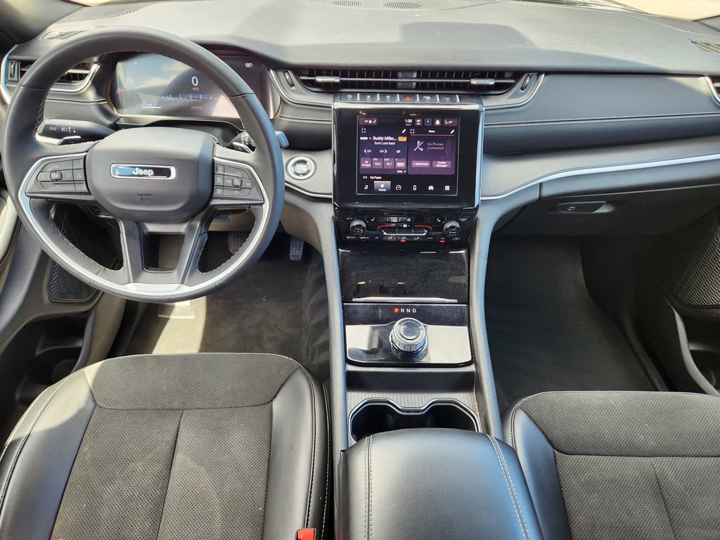 Used 2025 Jeep Grand Cherokee Altitude AWD/4WD image 10