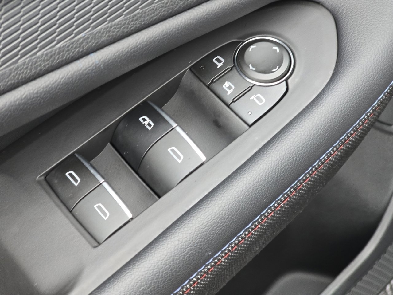 Used 2024 Chevrolet Blazer EV RS image 28