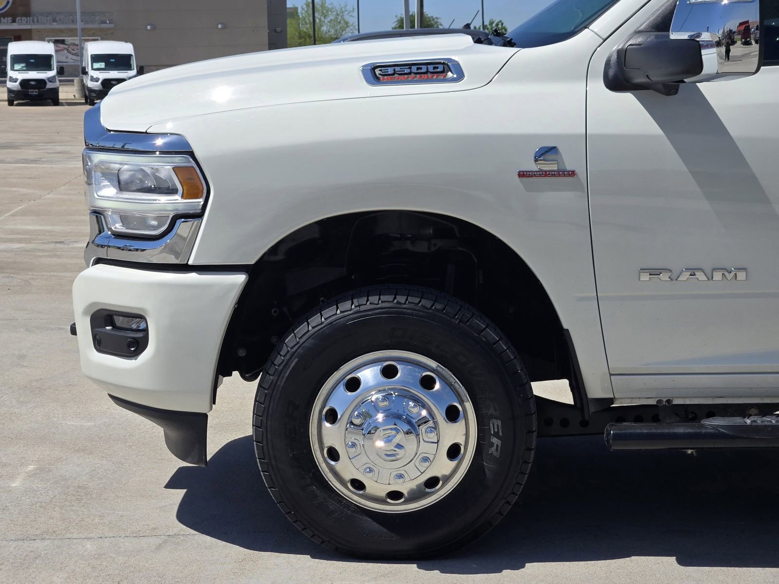 Used 2024 RAM 3500 Laramie w/ Towing Technology Group AWD/4WD image 9