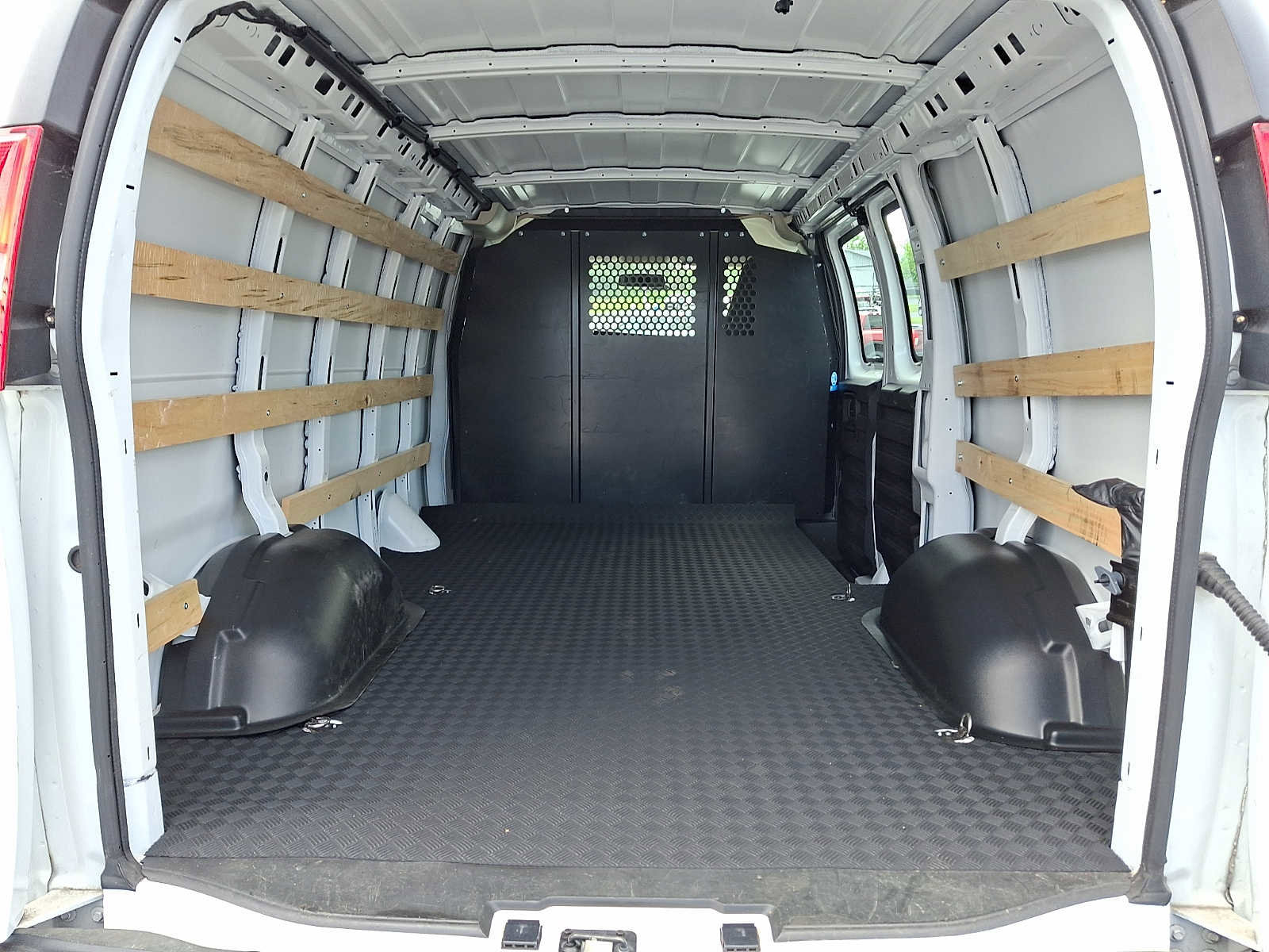 Used 2024 Chevrolet Express 2500 w/ Driver Convenience Package RWD image 29