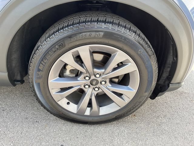 Used 2021 Ford Explorer XLT w/ Equipment Group 202A AWD/4WD image 44