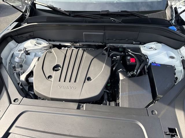 Used 2026 Volvo XC90 B5 Plus image 28