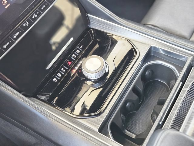 Used 2024 Jeep Wagoneer L Series II RWD image 25