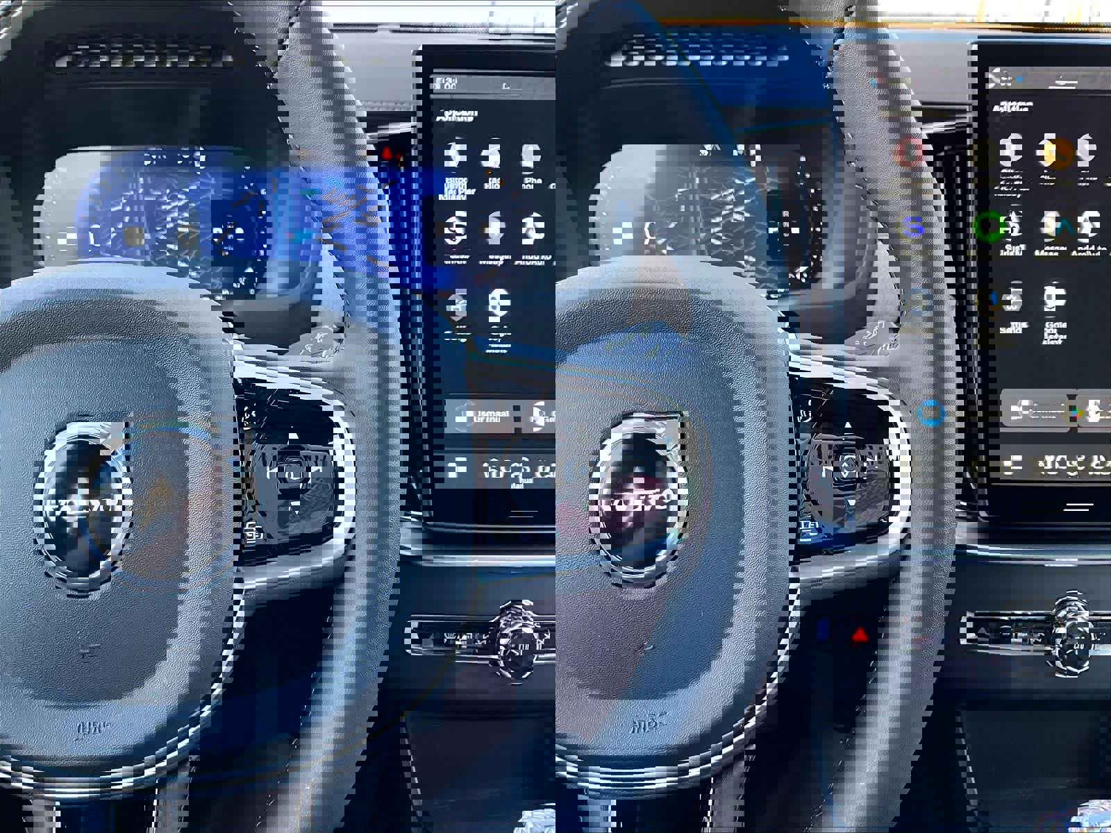 Used 2026 Volvo XC90 B5 Plus image 22