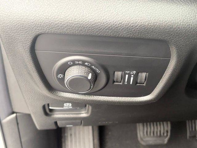 New 2026 Jeep Grand Cherokee Altitude AWD/4WD image 27