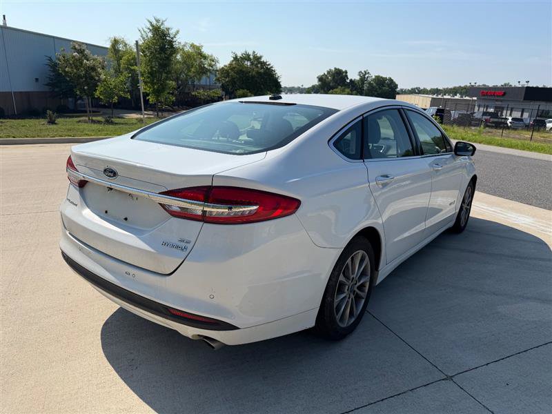 Used 2017 Ford Fusion SE w/ Equipment Group 602A FWD image 8