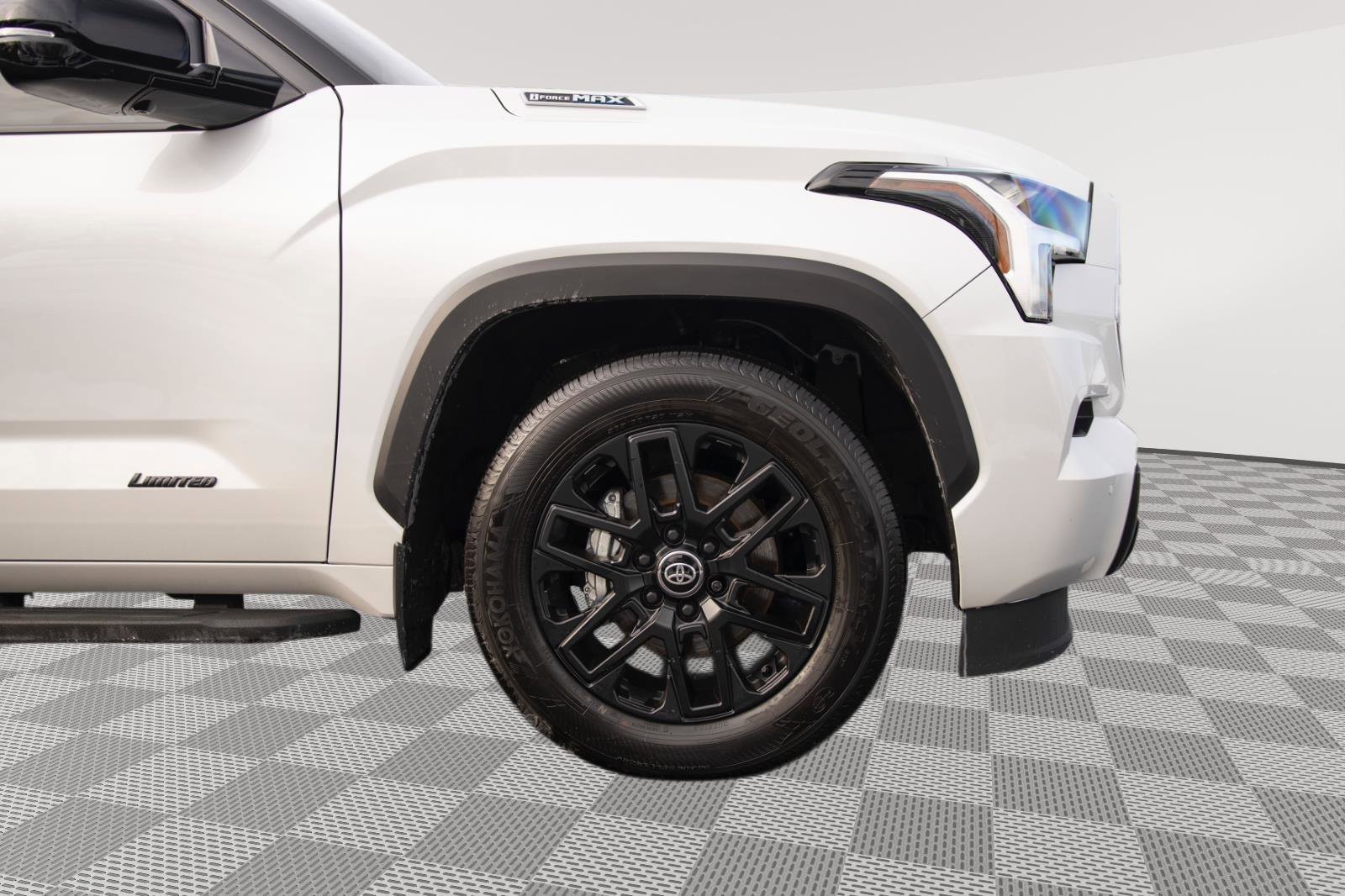 Used 2025 Toyota Sequoia Limited image 31