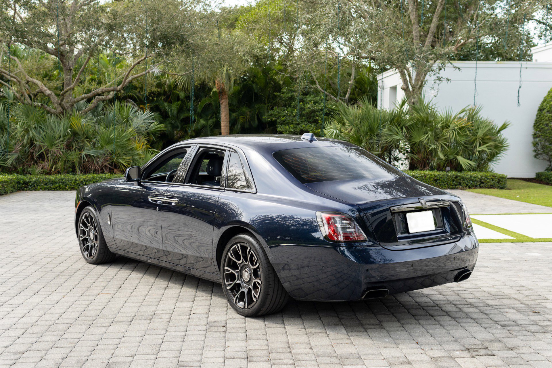 Used 2023 Rolls-Royce Ghost Black Badge w/ Black Badge Ghost Package image 17