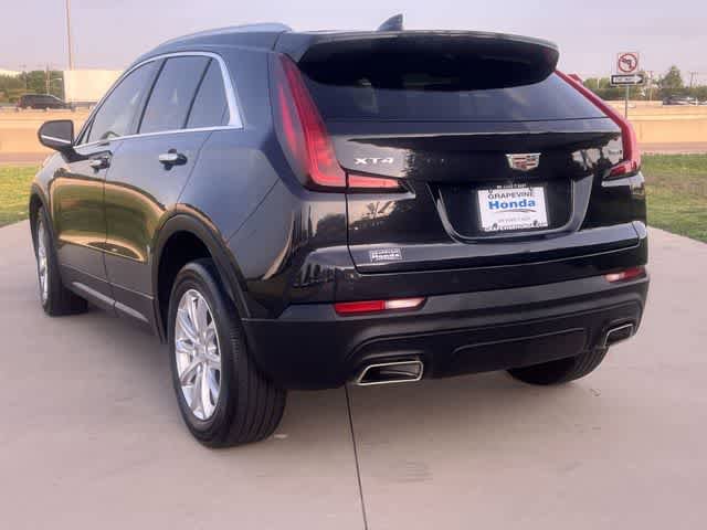Used 2023 Cadillac XT4 Luxury w/ Cold Weather Package FWD image 5