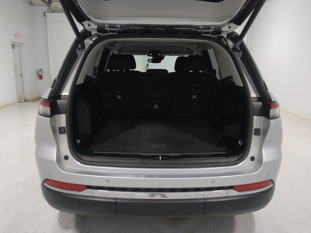 Used 2023 Jeep Grand Cherokee Laredo w/ Luxury Tech Group I AWD/4WD image 29