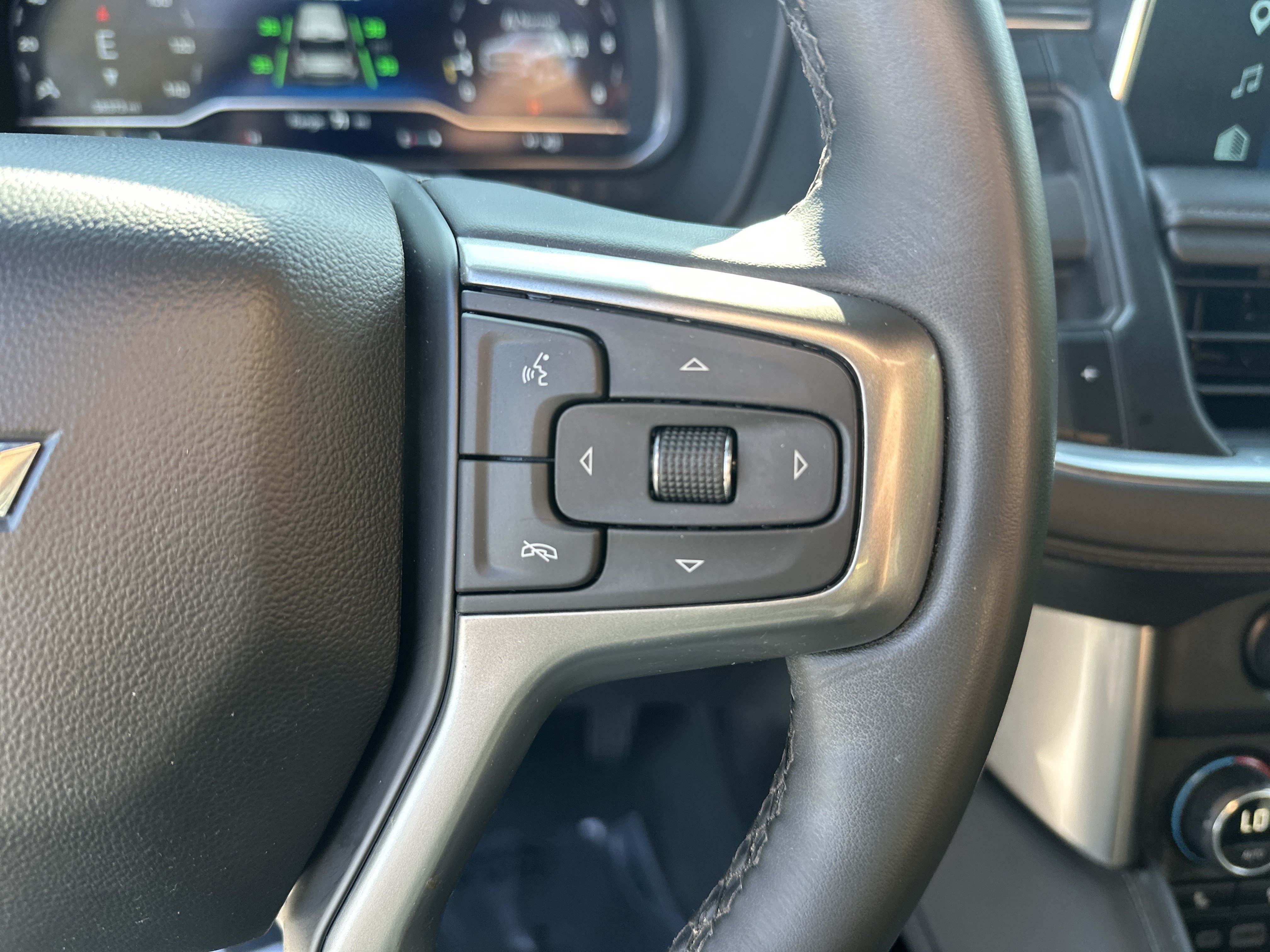 Used 2024 Chevrolet Tahoe Z71 w/ Luxury Package AWD/4WD image 20