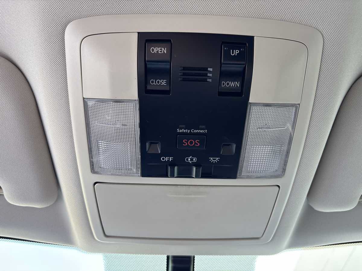 Used 2015 Lexus CT 200h FWD image 26