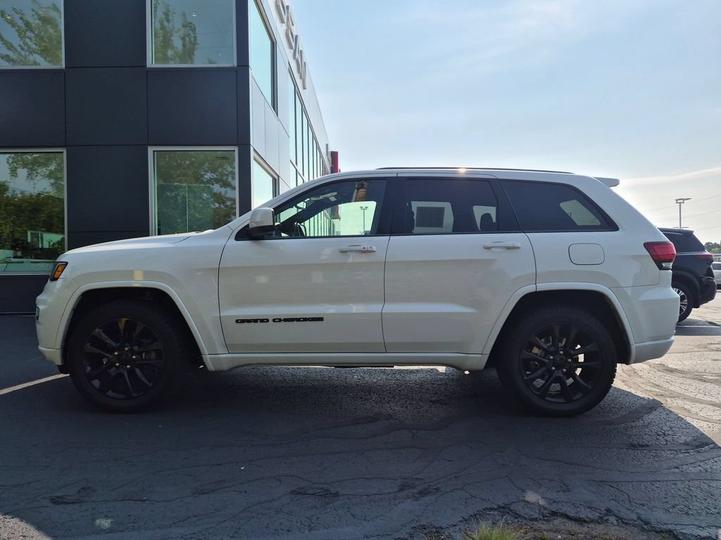 Used 2020 Jeep Grand Cherokee Altitude AWD/4WD image 6