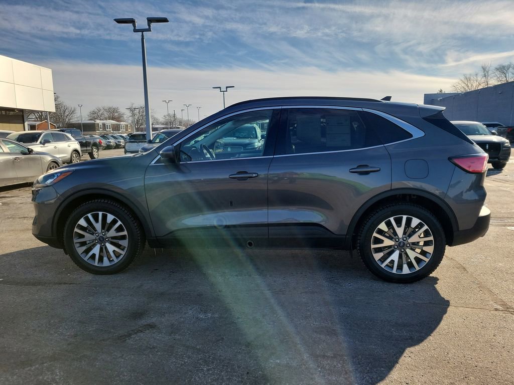 Certified 2022 Ford Escape Titanium w/ Class II Trailer Tow Package image 7