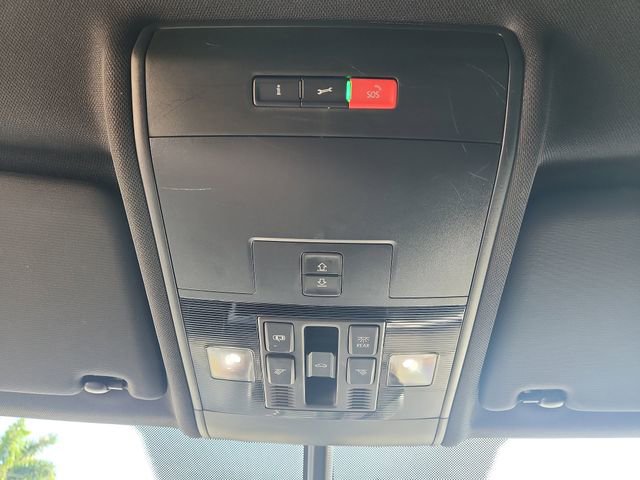 Used 2021 Volkswagen Atlas Cross Sport SE FWD image 32