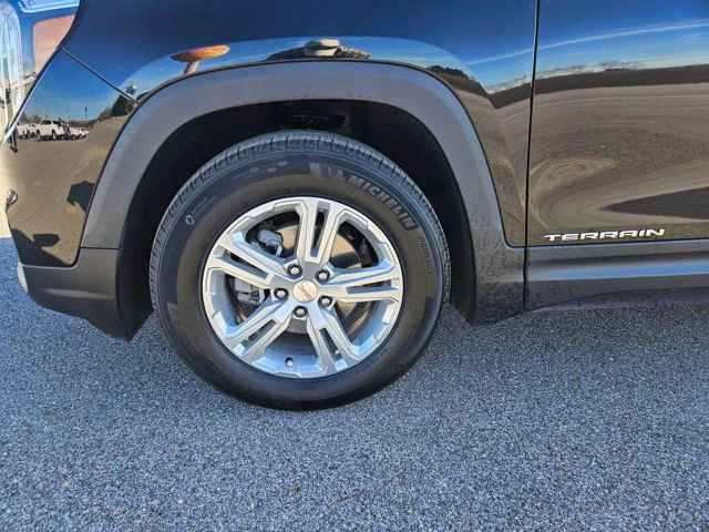 Used 2024 GMC Terrain SLE image 27