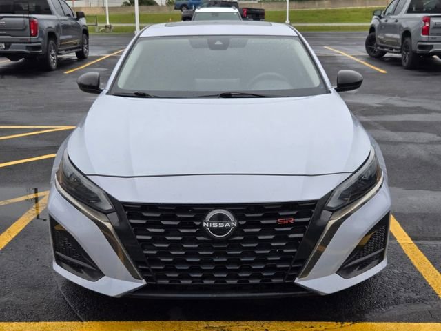 Used 2024 Nissan Altima 2.5 SR w/ SR Premium Package FWD image 11
