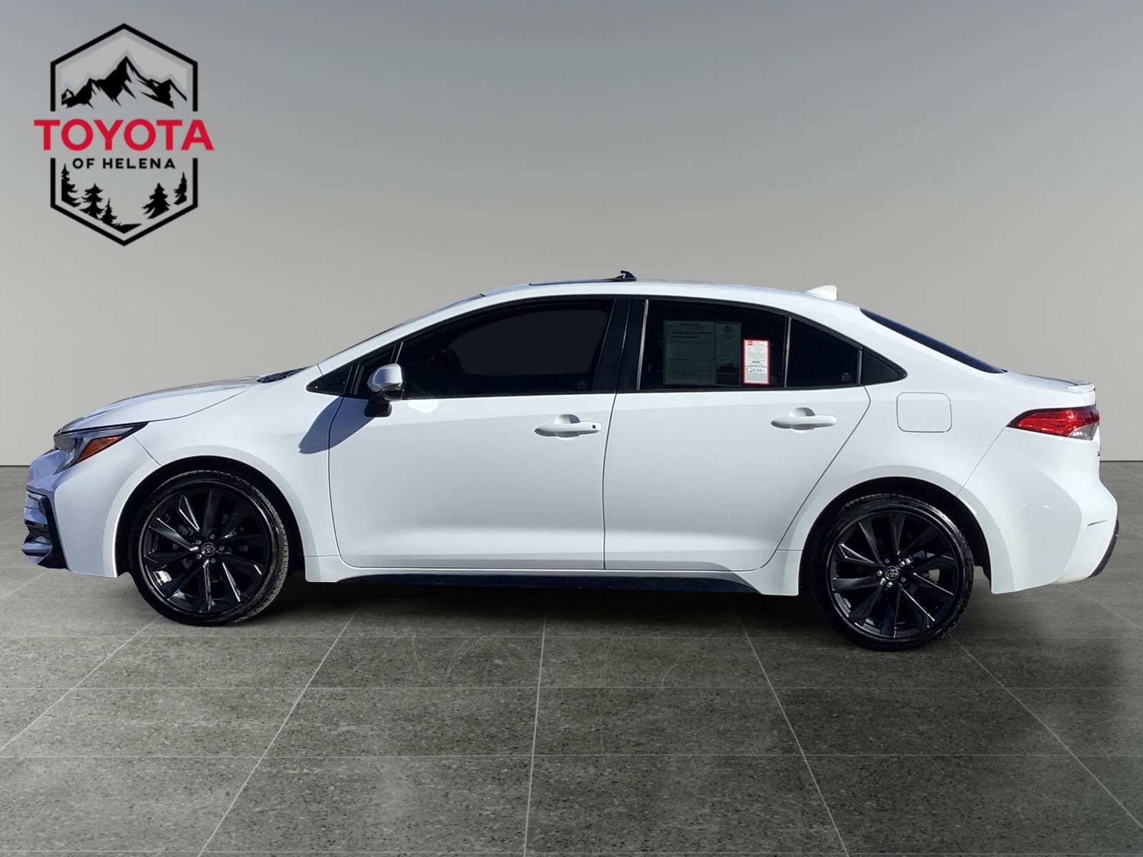 Certified 2024 Toyota Corolla SE w/ SE Package image 2