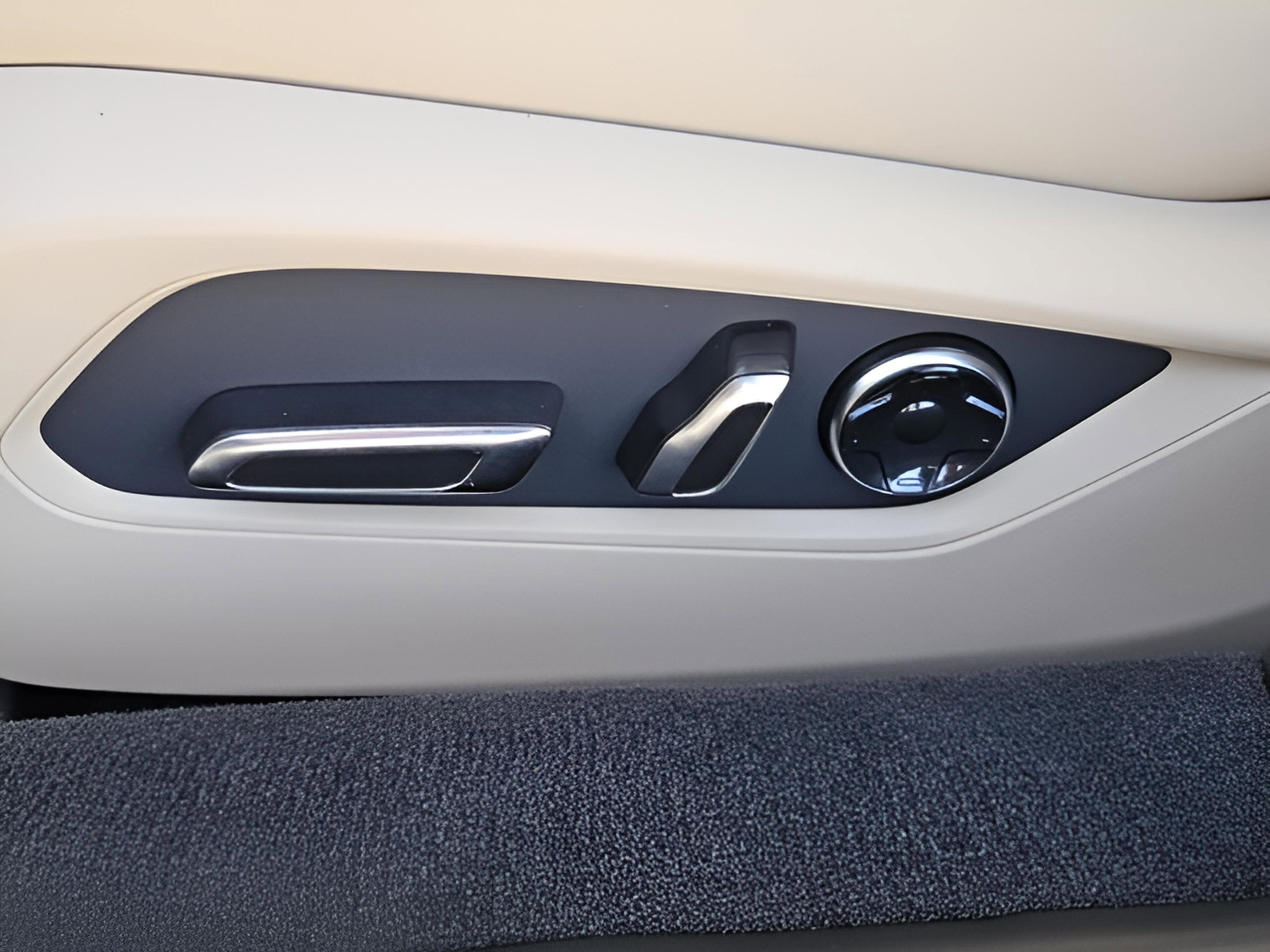 New 2025 Acura TLX w/Technology Package image 11