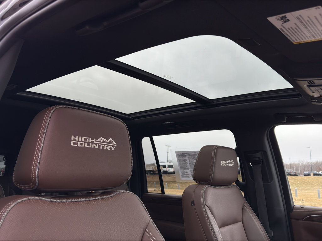 Used 2023 Chevrolet Suburban High Country image 32