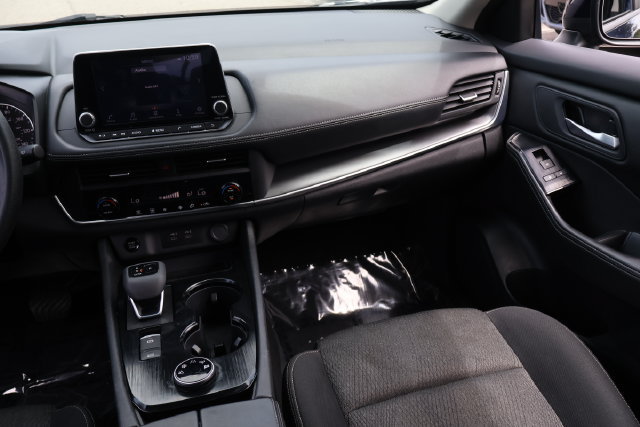 Used 2024 Nissan Rogue SV AWD/4WD image 17